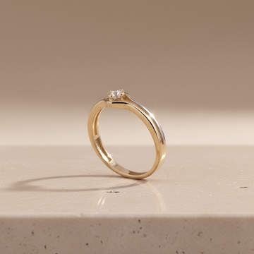 Zlatý dvoubarevný prsten se zirkony